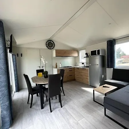 Mobilhome 4 étoiles Proche *